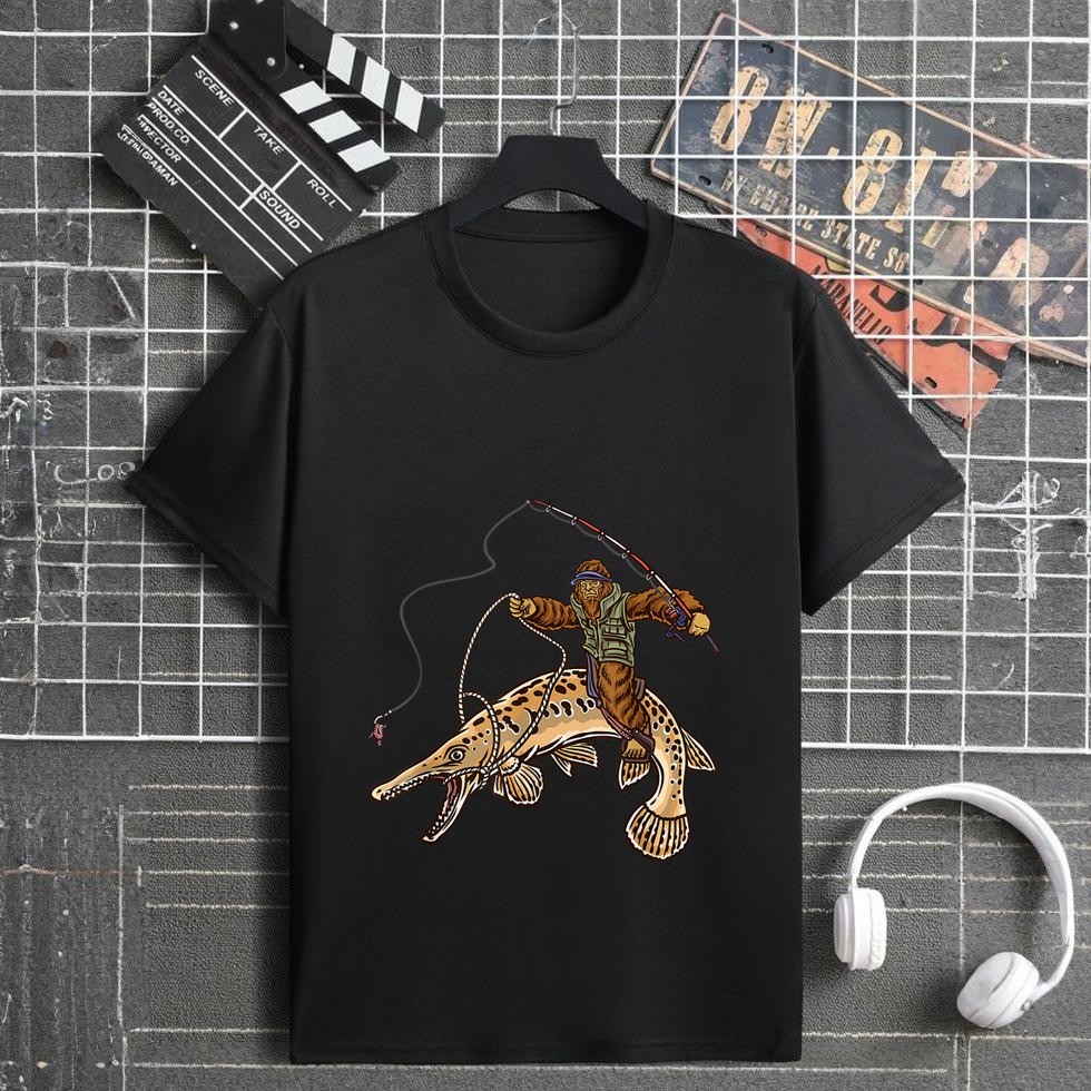 Alligator Gar Fishing Bigfoot Fisherman T-Shirt